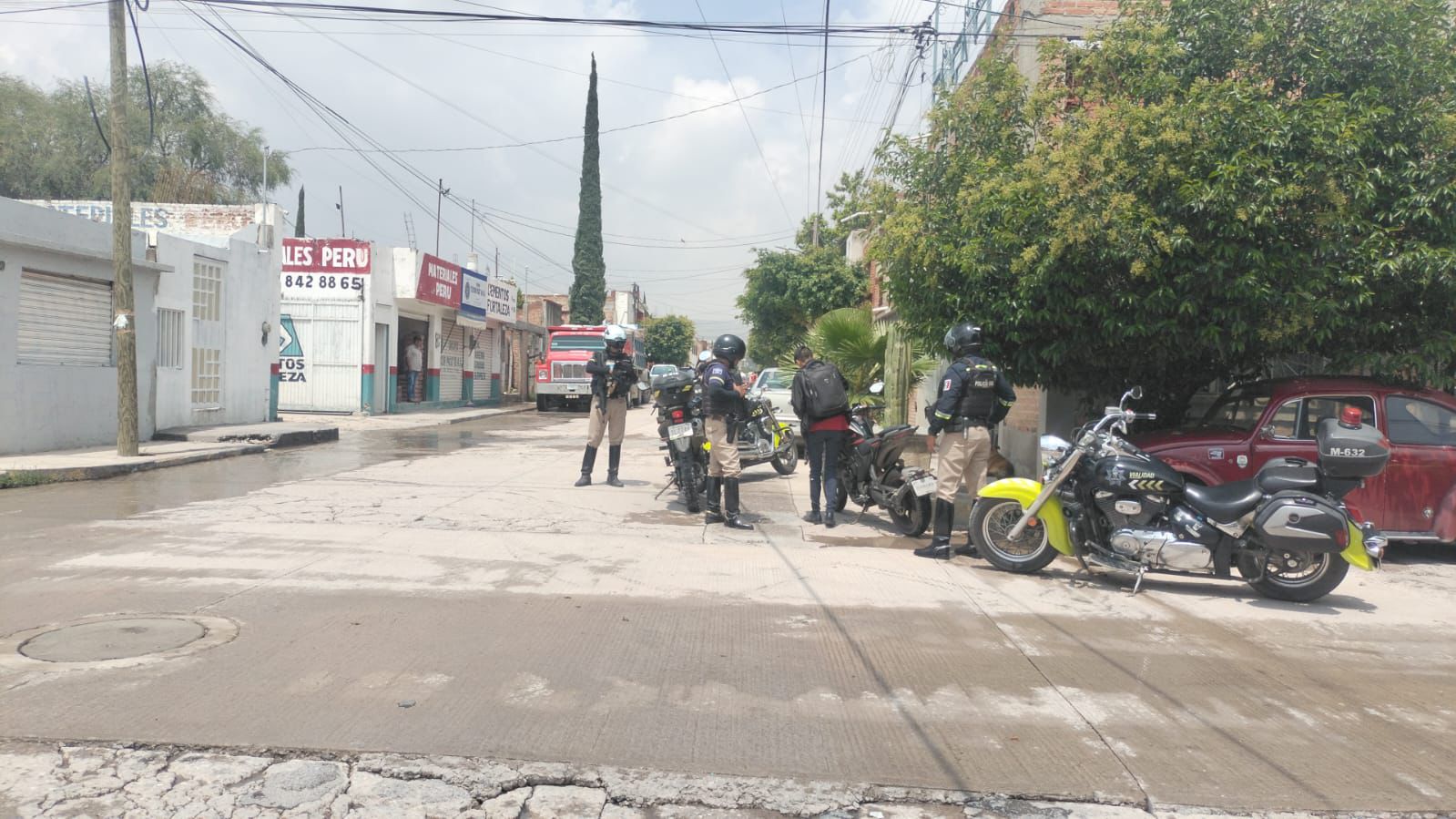 Fotografía de policiías en motocicleta